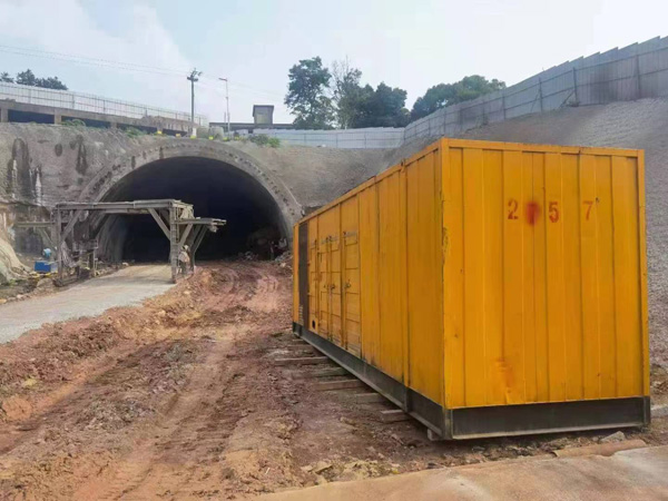 鹤山发电机出租自启装置的工作原理是什么？