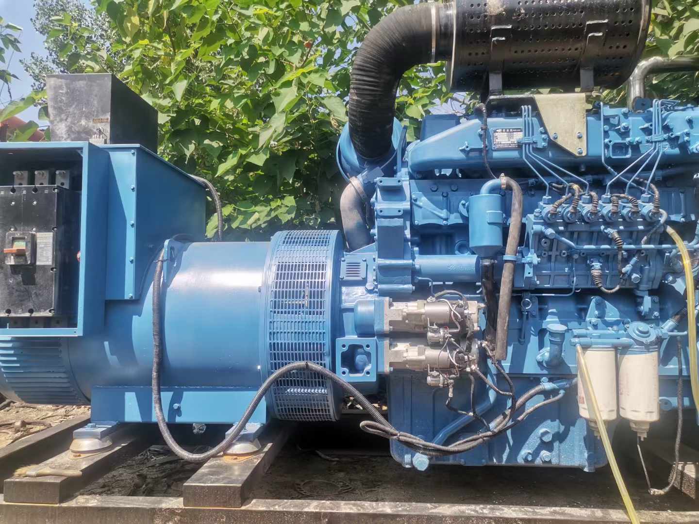 鹤山详细说明降低 800kW 柴油发电机输出电流波动的方法